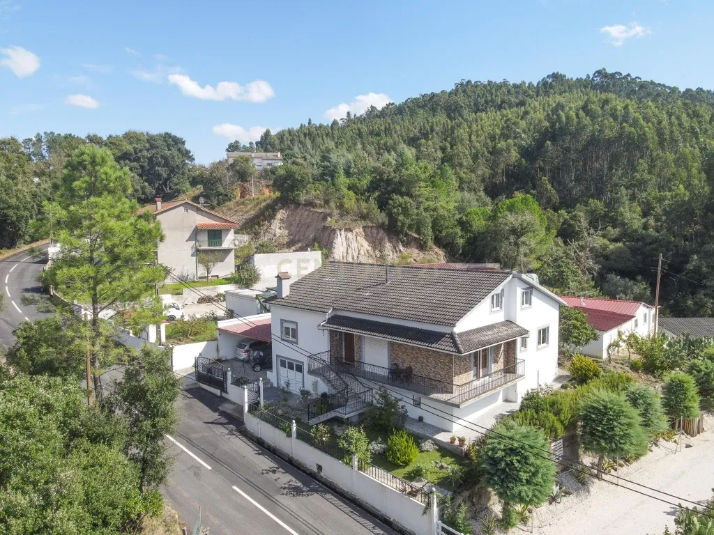 Moradia T3 , Moradia T2 e Moradia T3+2 com piscina, terreno, garagem r alojamento Local Gois - Image 2