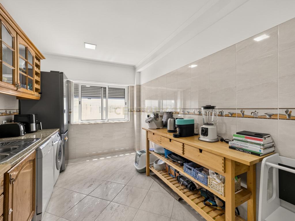 T3 Remodelado em Belas| O equilíbrio perfeito entre conforto, tranquilidade e localização - Image 10