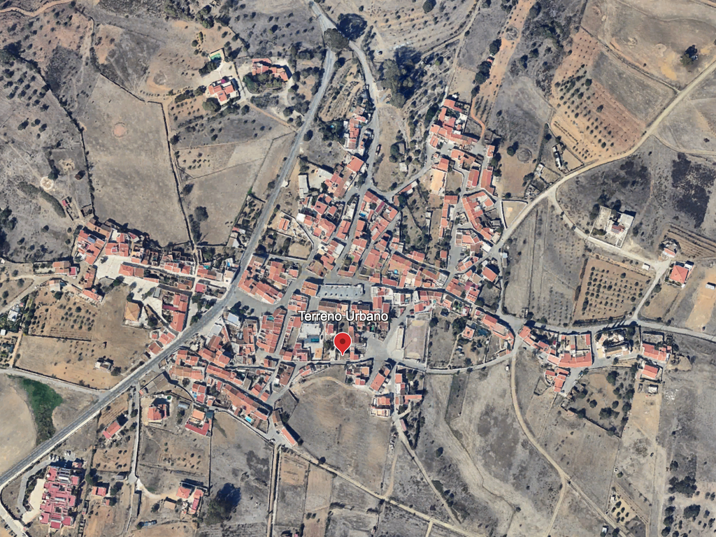 Armazém com Quintal Murado em Terreno Urbano de 632m² - Image 10