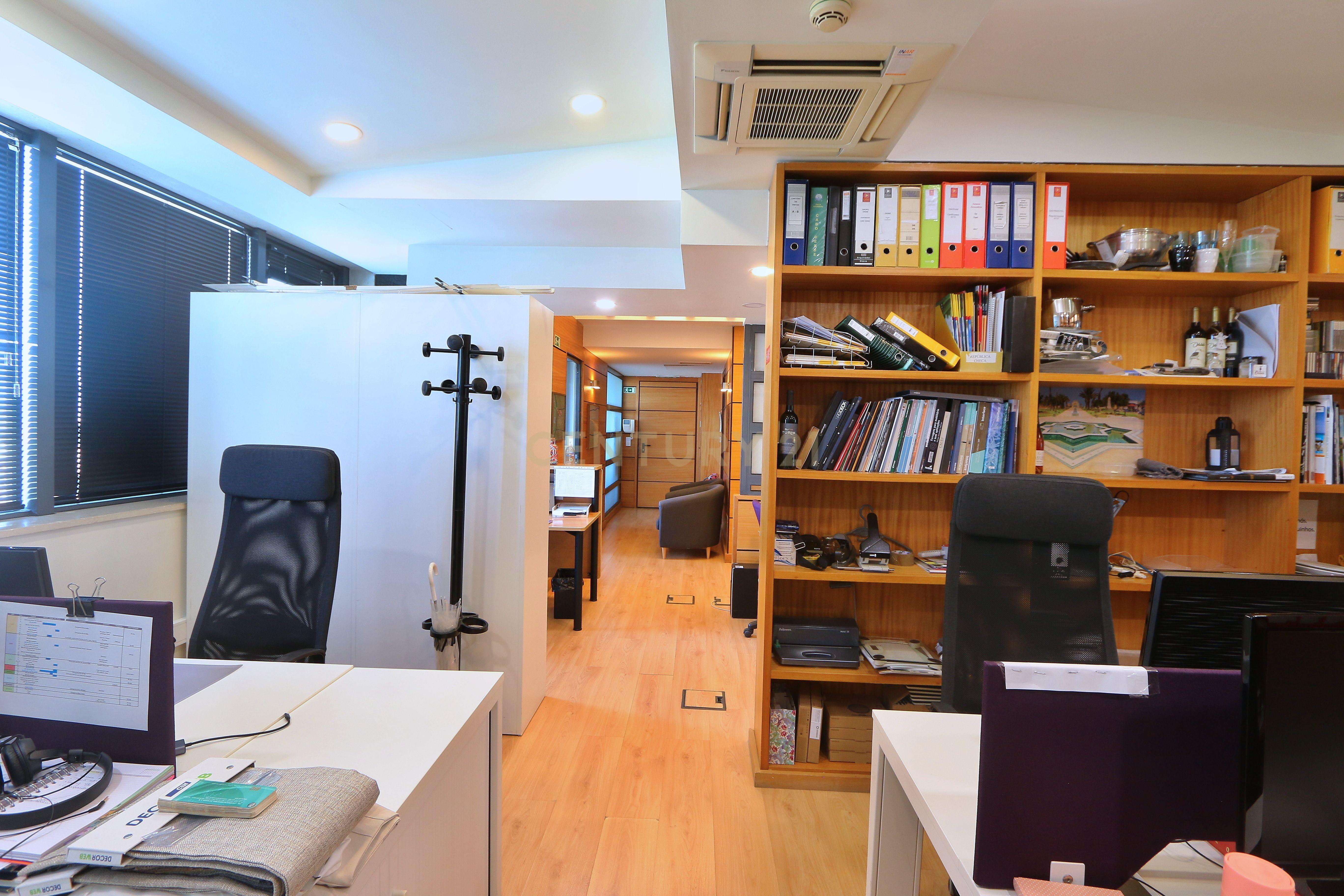 Escritório de 276 m² no Centro Empresarial de Telheiras – Lisboa - Image 14