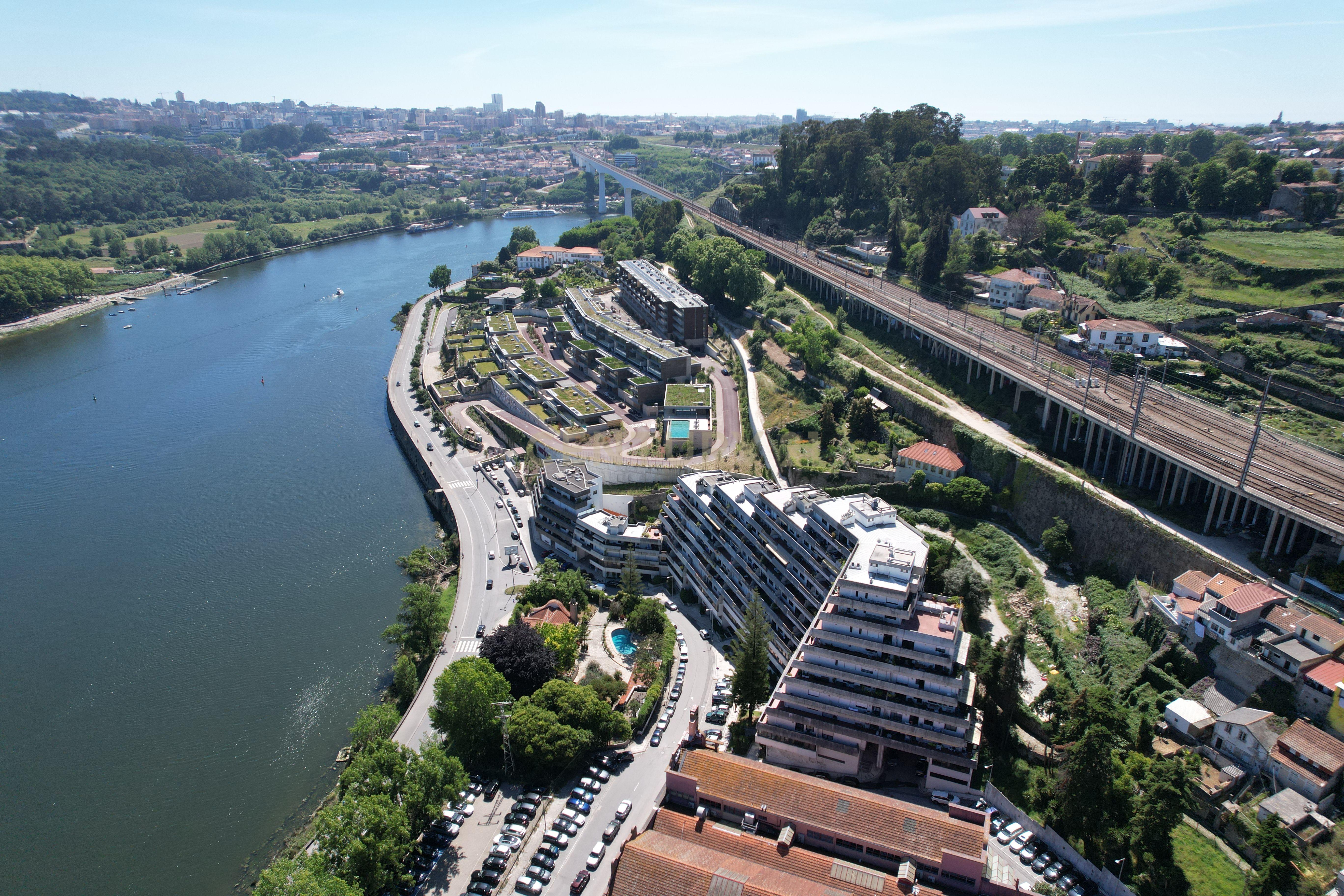Fotografia 6 de Duplex T5 com Vista Panorâmica sobre o Douro | 328m² - Varandas do Douro - Porto