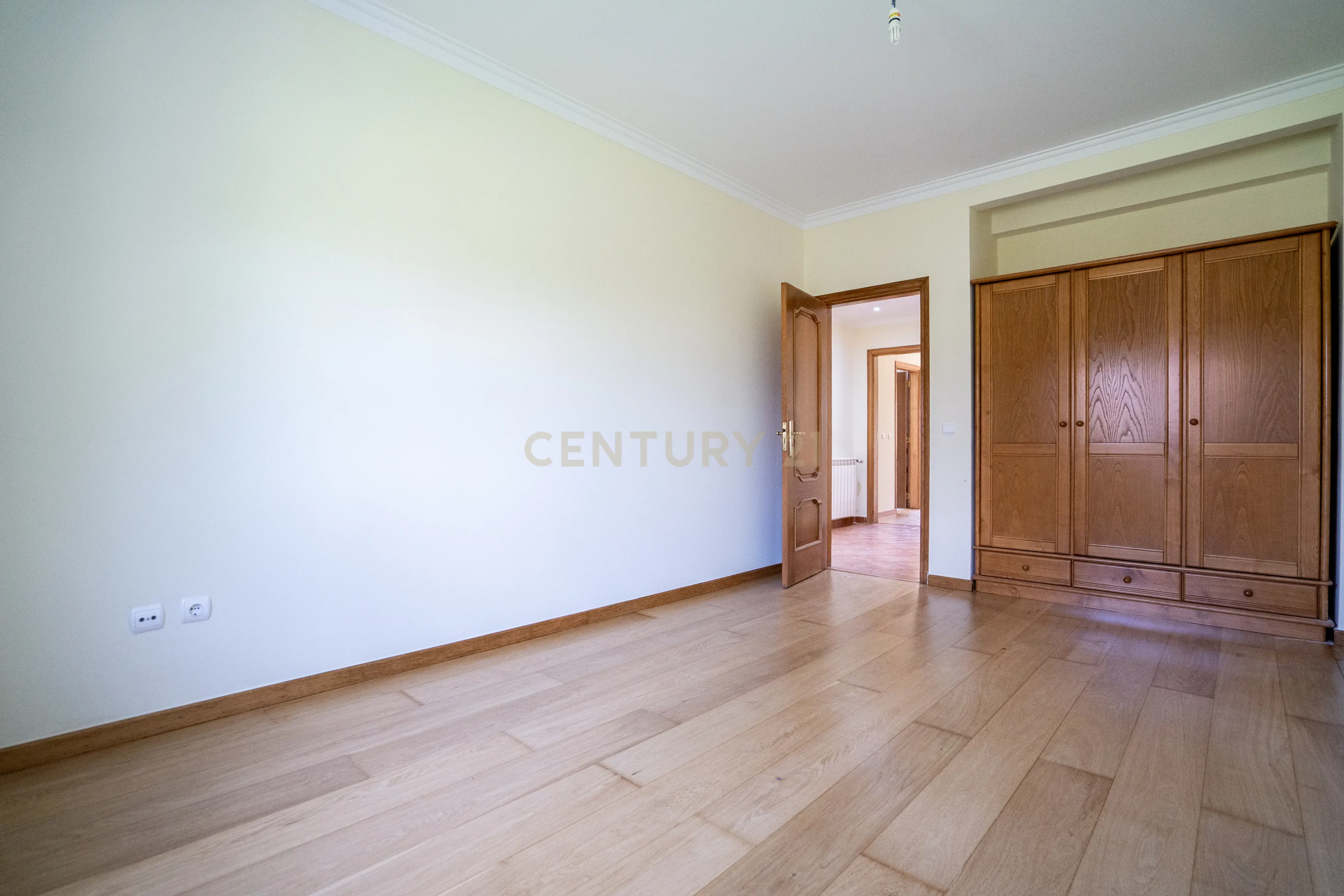 Moradia Térrea T4 na Moita com 3470m2 de Terreno - Image 14