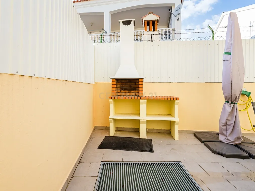Manta Rota – Moradia T3+T1 Totalmente Renovada a Minutos da Praia - Image 16