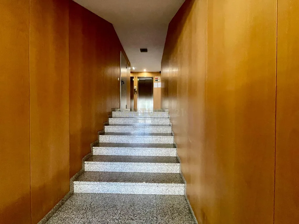 T1 com lugar de garagem no Pólo Universitário - Image 15