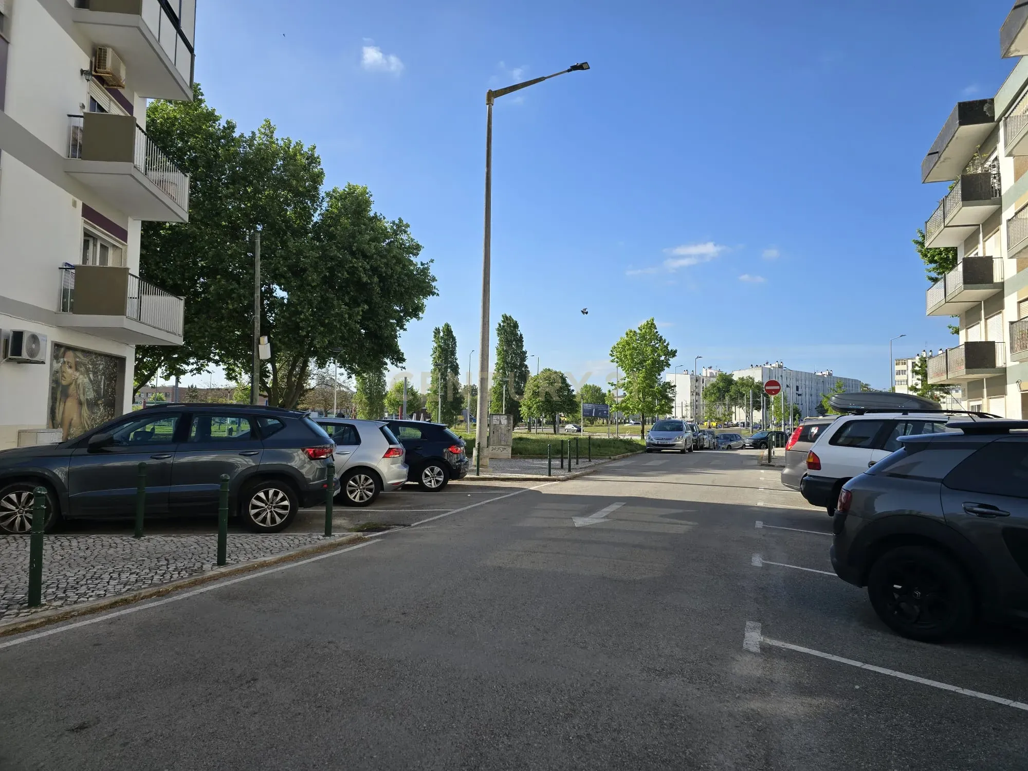 Apartamento T2 no Centro de Corroios – Excelente Localização! - Image 23