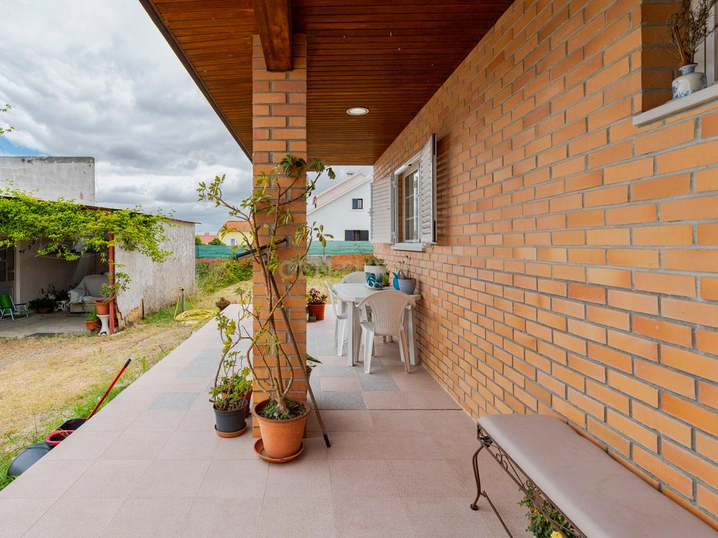 Moradia térrea T3 impecável num terreno de 3954m2 e anexo em Azeitão - Image 13