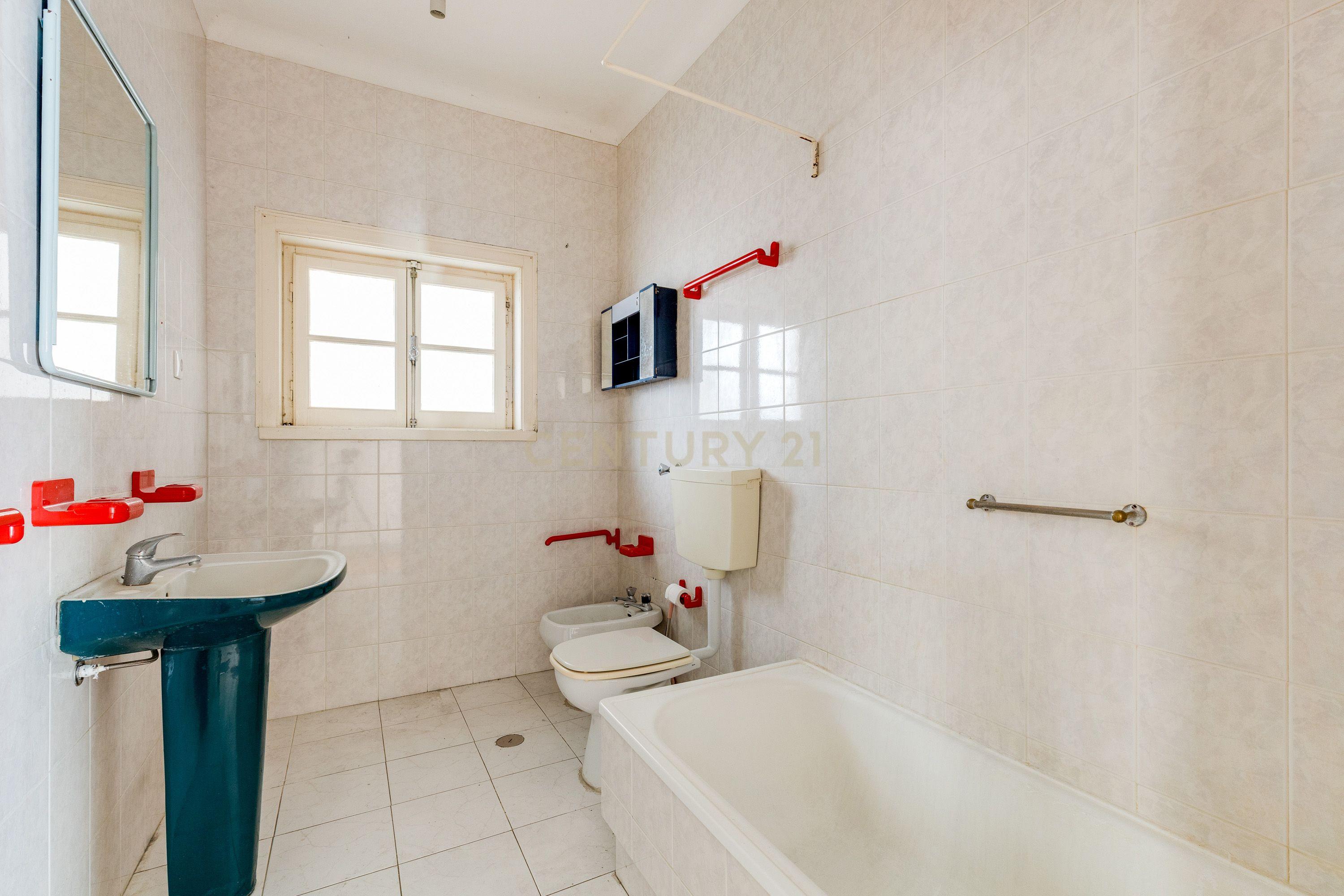 Fotografia 7 de Excelente apartamento T2 no jardim de Porto de Mós!