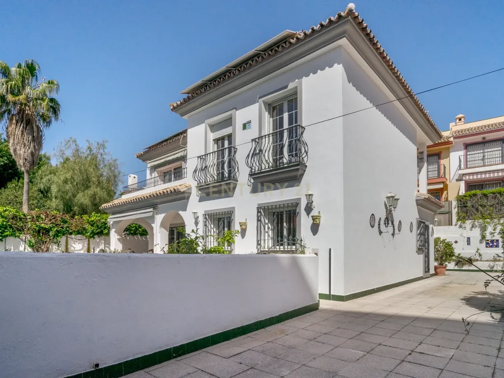 Moradia isolada com piscina privada em Sohail, Fuengirola - Image 21