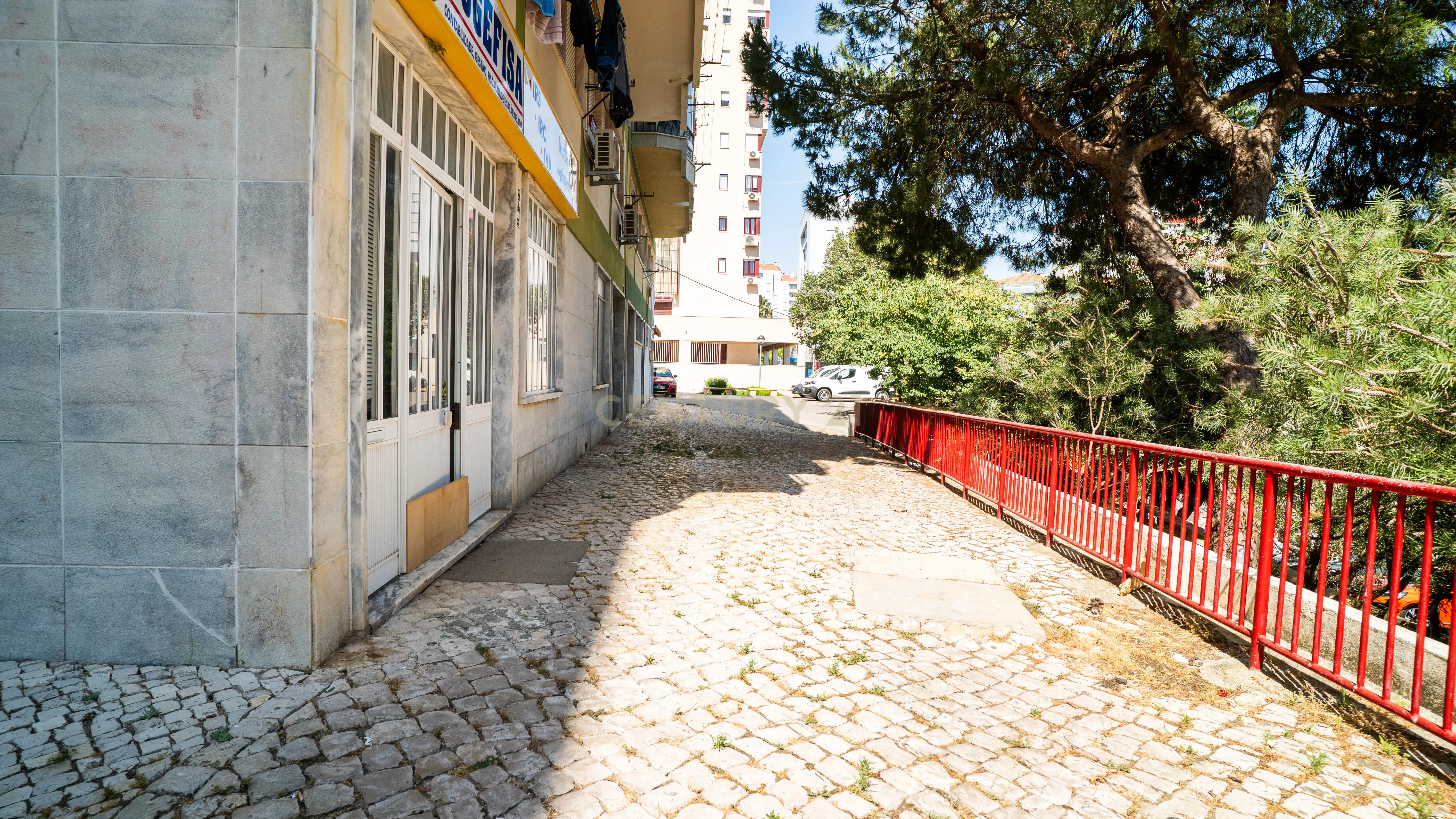 Escritório Mobilado para Arrendamento – Ramada, Odivelas | 92m² | 1.000€/mês - Image 16