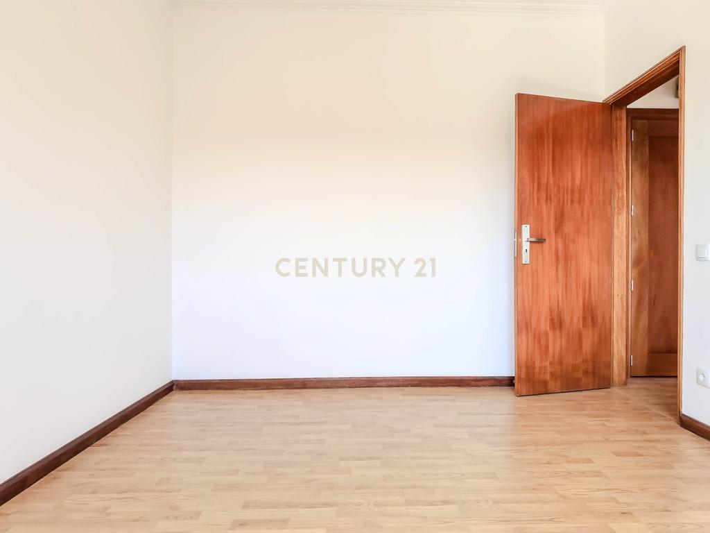 Apartamento T1 totalmente renovado em Esmoriz, Aveiro - Excelente Localização - Image 10