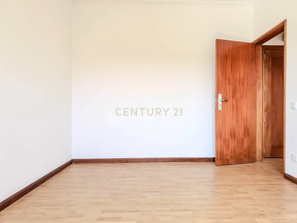 Apartamento T1 totalmente renovado em Esmoriz, Aveiro - Excelente Localização - Image 10