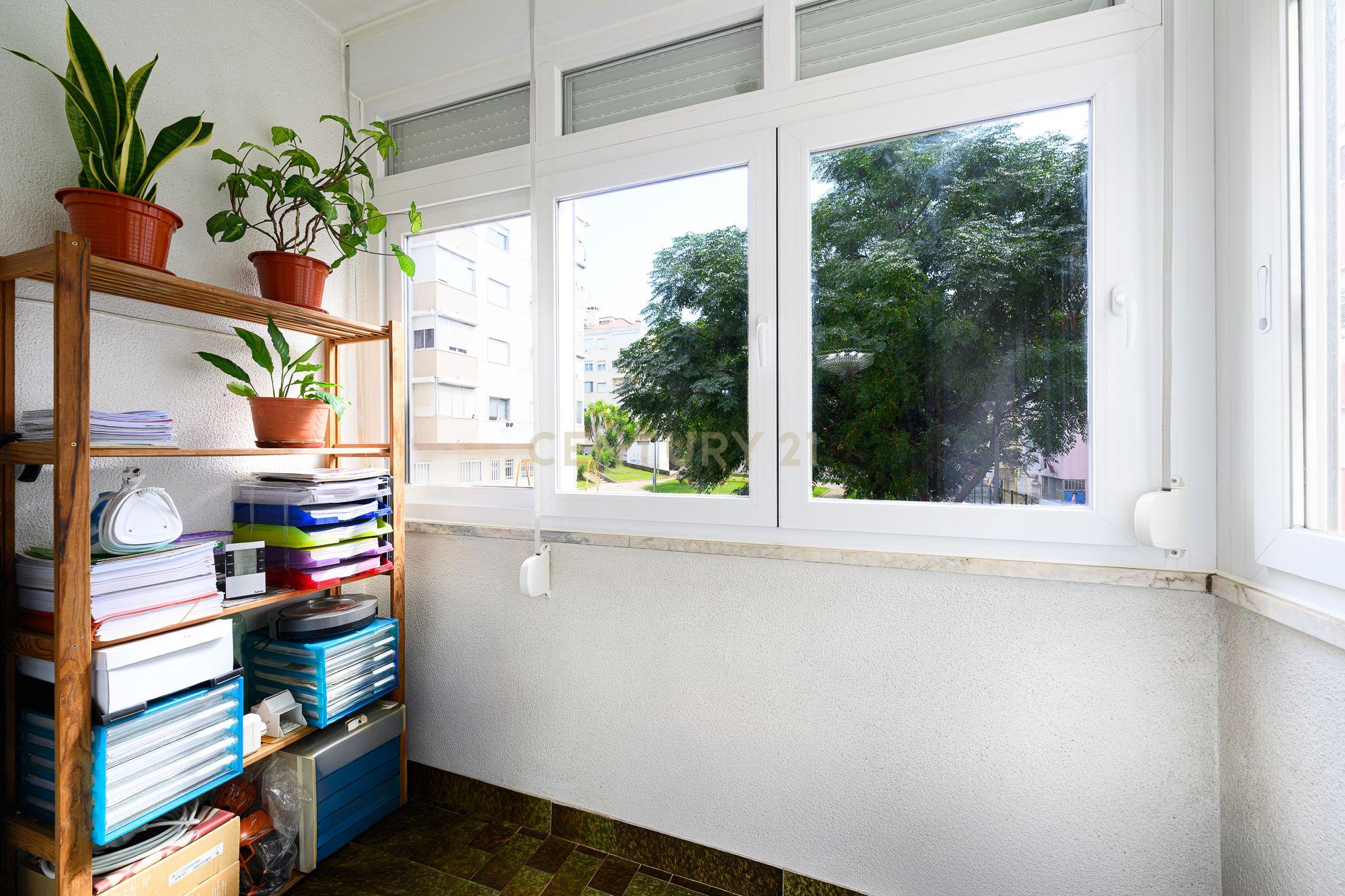 Fotografia 4 de Apartamento T2 em Mina de Água, Amadora