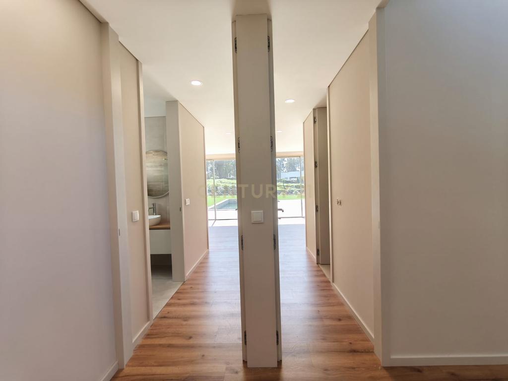 Luxuosa Moradia em Marinhas - Esposende com Vista para a Montanha e Piscina - Image 11