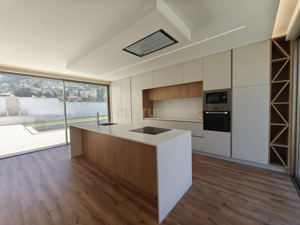 Luxuosa Moradia em Marinhas - Esposende com Vista para a Montanha e Piscina - Image 9