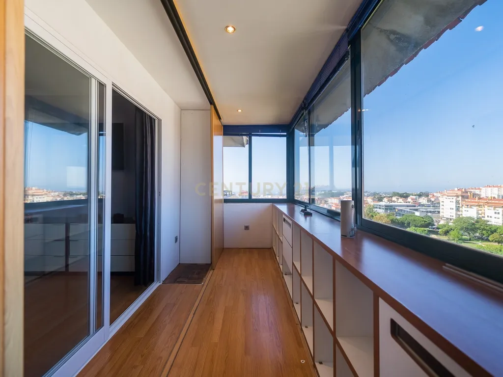 Exclusivo T2 com Vista Panorâmica de Excelência | Massamá Norte - Image 39