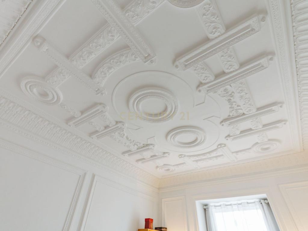 Apartamento Renovado em Avenidas Novas, Lisboa - Image 29