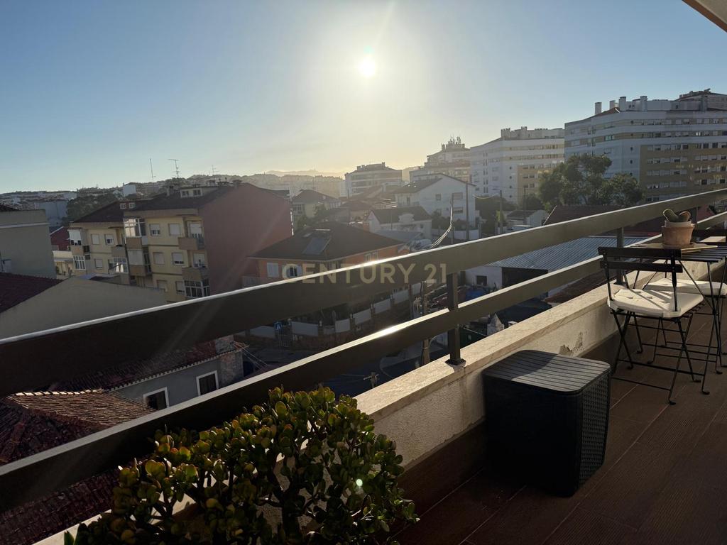 Apartamento T3 Renovado com Vista Panorâmica no Cacém, Sintra, Lisboa - Image 21