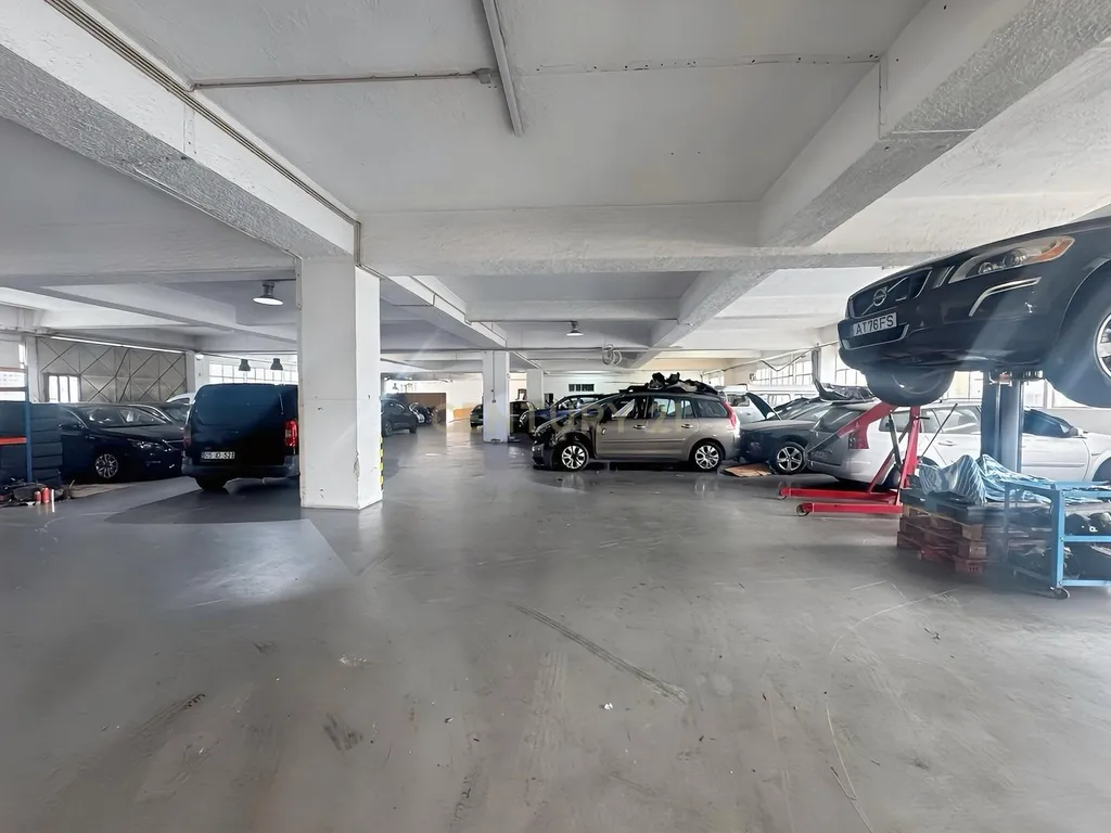 Armazém com 947 m2 a 5 min. do Aeroporto de Lisboa - Image 10