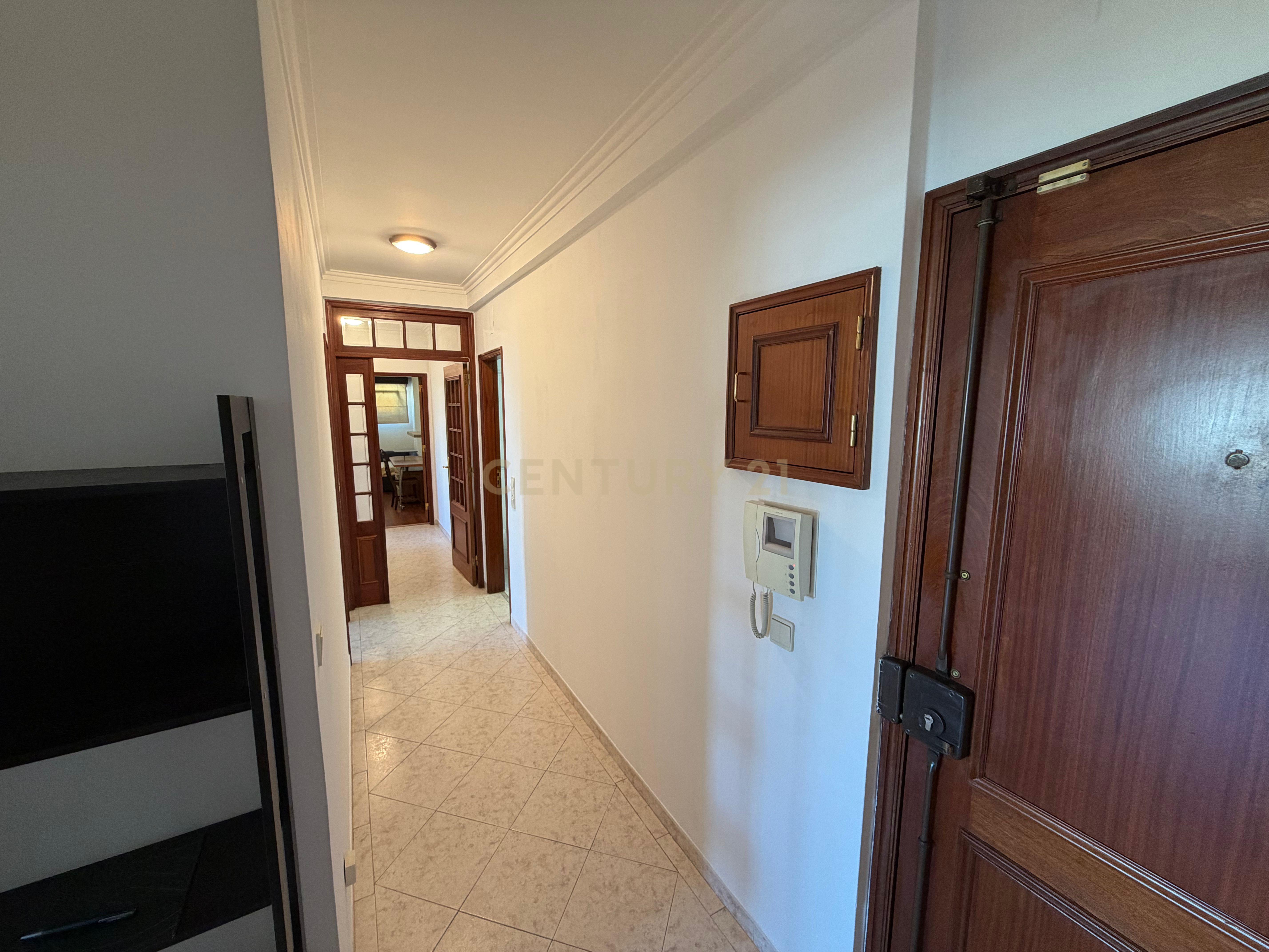 Fotografia 2 de Apartamento T2 para Arrendamento | Excelente Localização e Ótima Exposição Solar