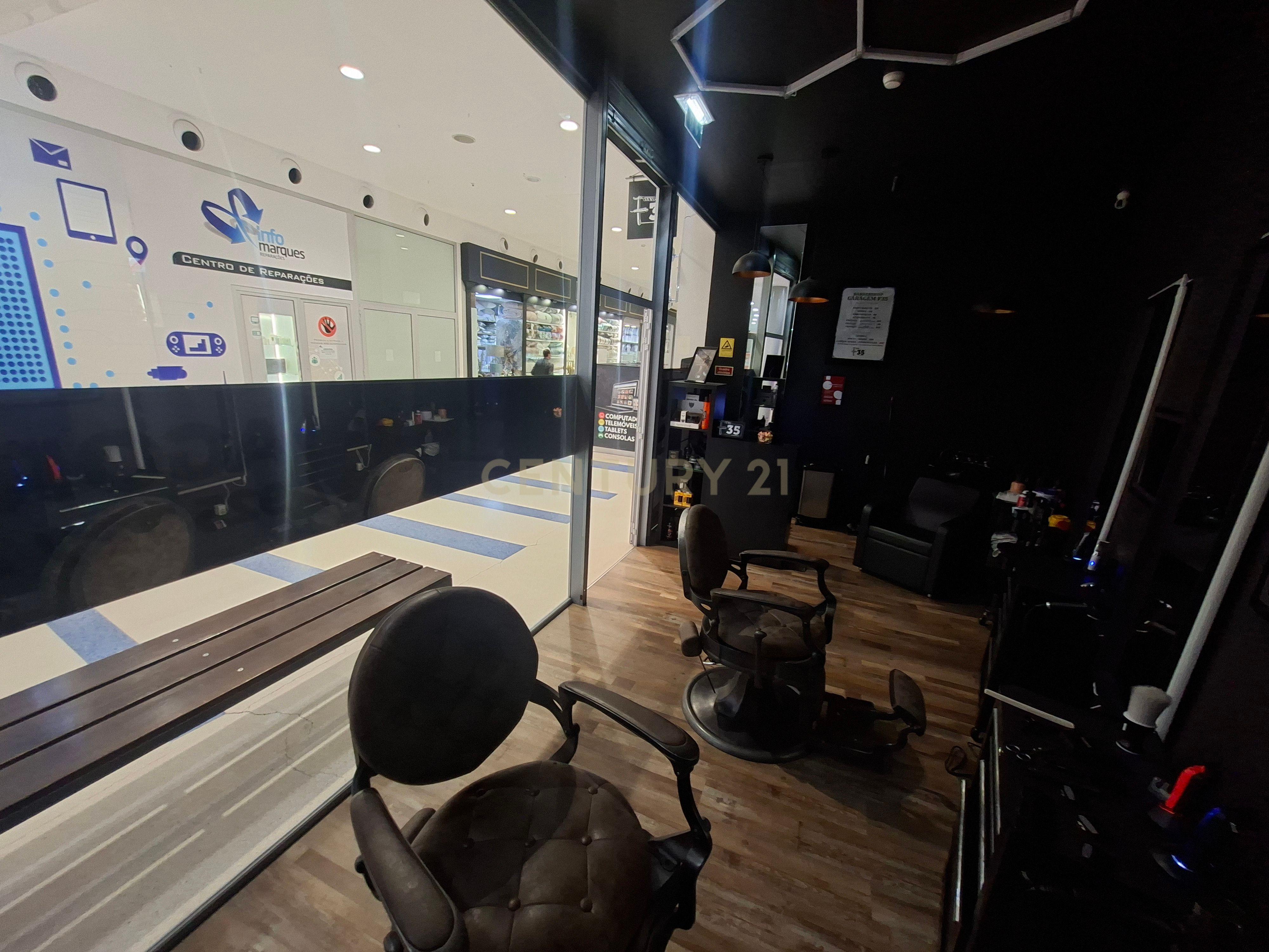 Fotografia 9 de Trespasse de Barbearia em Lordelo - Guimarães