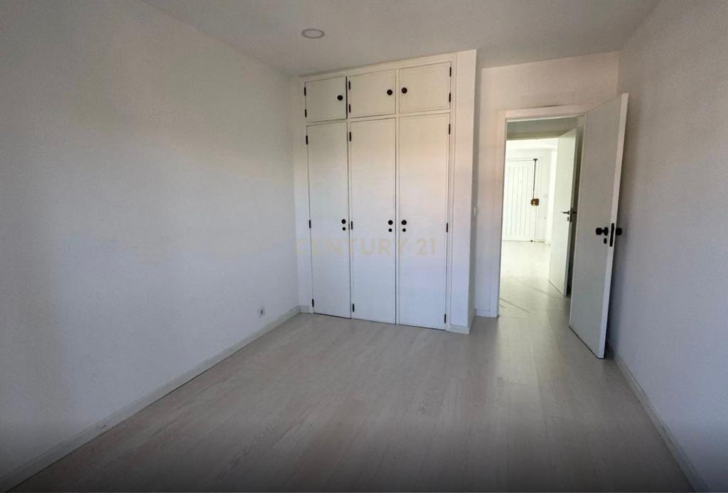 Apartamento T3 Odivelas | Remodelado | Junto ao Metro - Image 24
