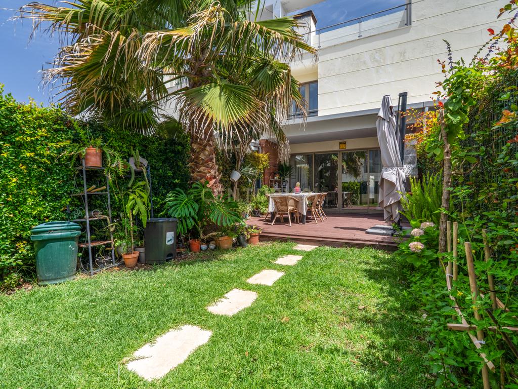 Moradia T2+1 geminada | Piscina - Garagem | Localização: Ferreiras, Centro - Image 18