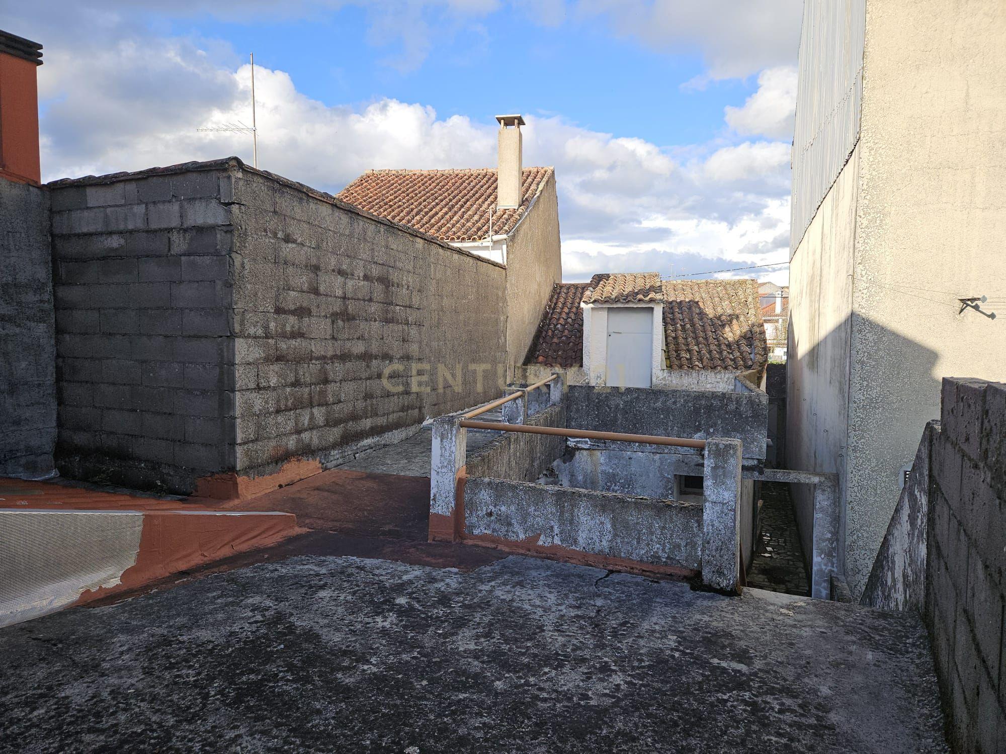 Moradia T2 Rés-do-Chão com Logradouro e Terraço – Alcains - Image 28