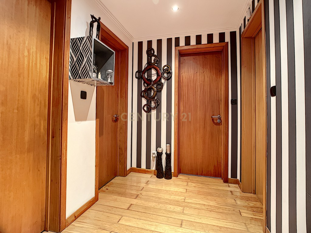 🏡 Apartamento T3 com Suíte e Ar Condicionado – Condomínio Privado Paim - Image 11