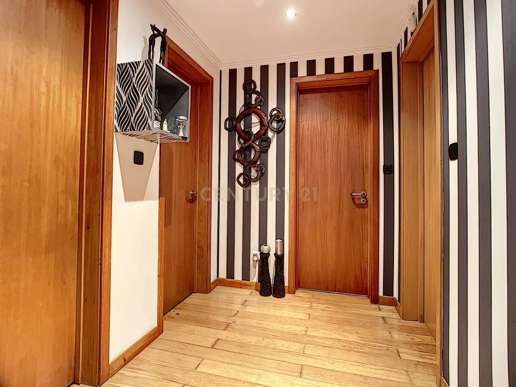 🏡 Apartamento T3 com Suíte e Ar Condicionado – Condomínio Privado Paim - Image 11