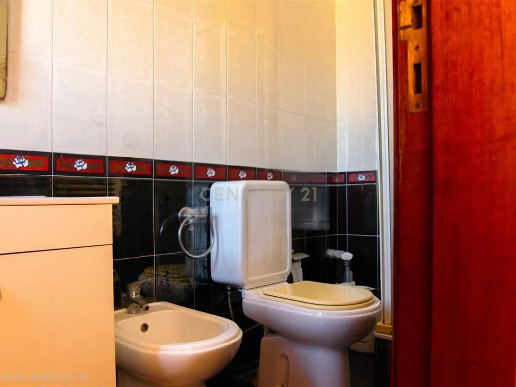 Espetacular Apartamento T4 em Oliveira do Bairro, Aveiro - Image 7