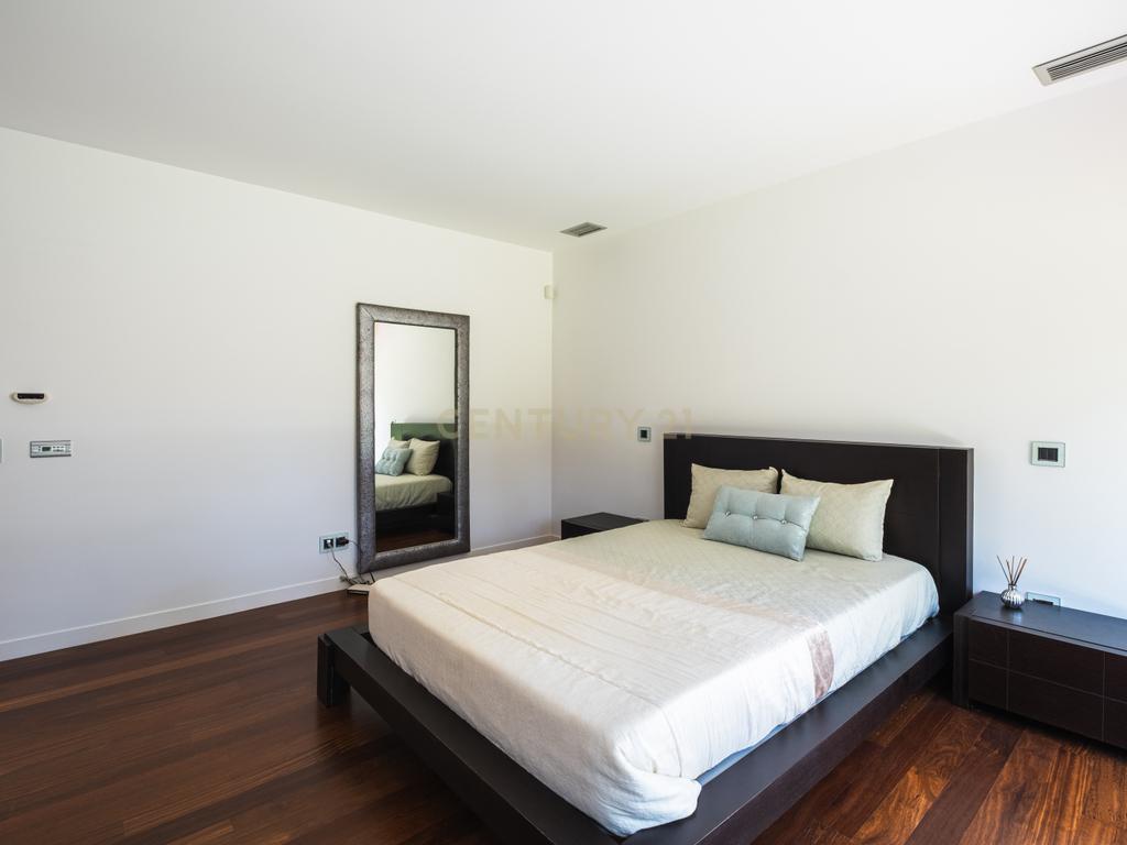 Luxuosa Moradia T4 com Piscina e Vista Panorâmica em Lousada - Image 38