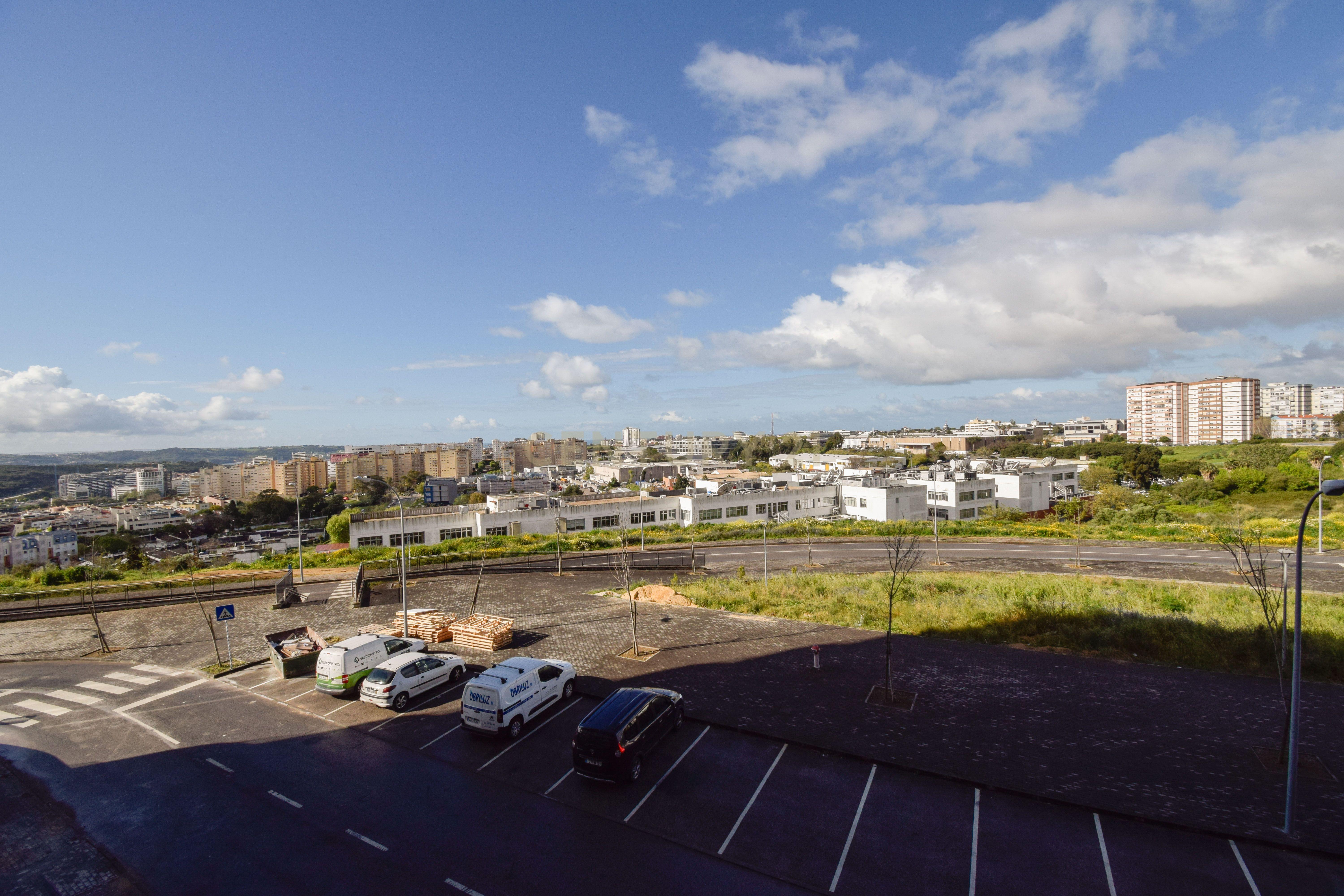 Luxuoso T3 com Vista Deslumbrante sobre o Tejo – Carnaxide / Queijas, Oeiras - Image 38