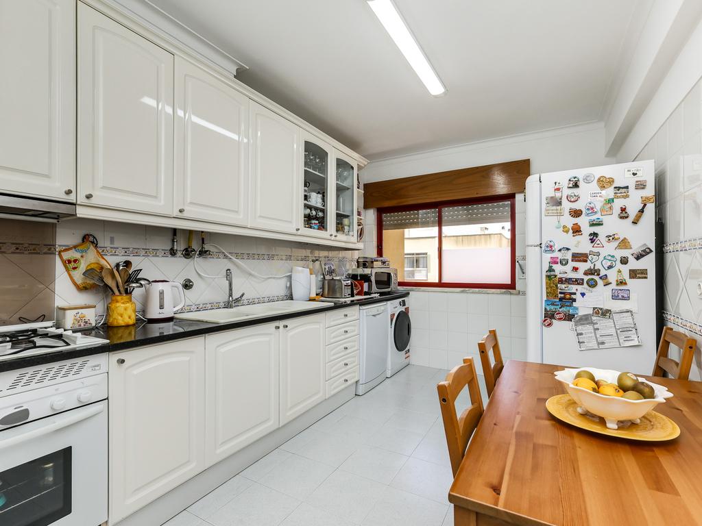 Apartamento T3 com 129m2 e Garagem, na Quinta Da Piedade   - Image 19