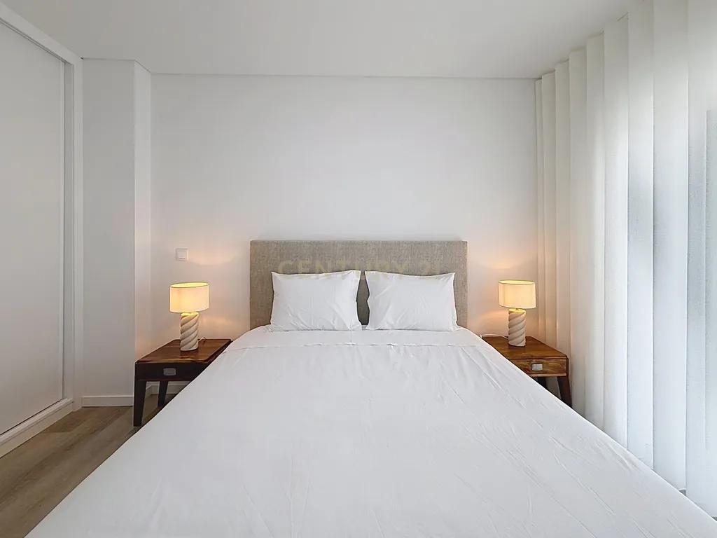 Apartamento T2 Novo - Arrendamento no Centro da Nazaré - Image 22