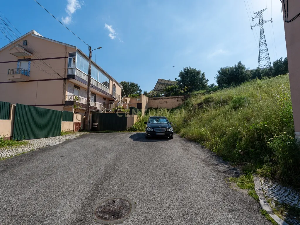 Terreno para venda localizado em Odivelas - Image 8