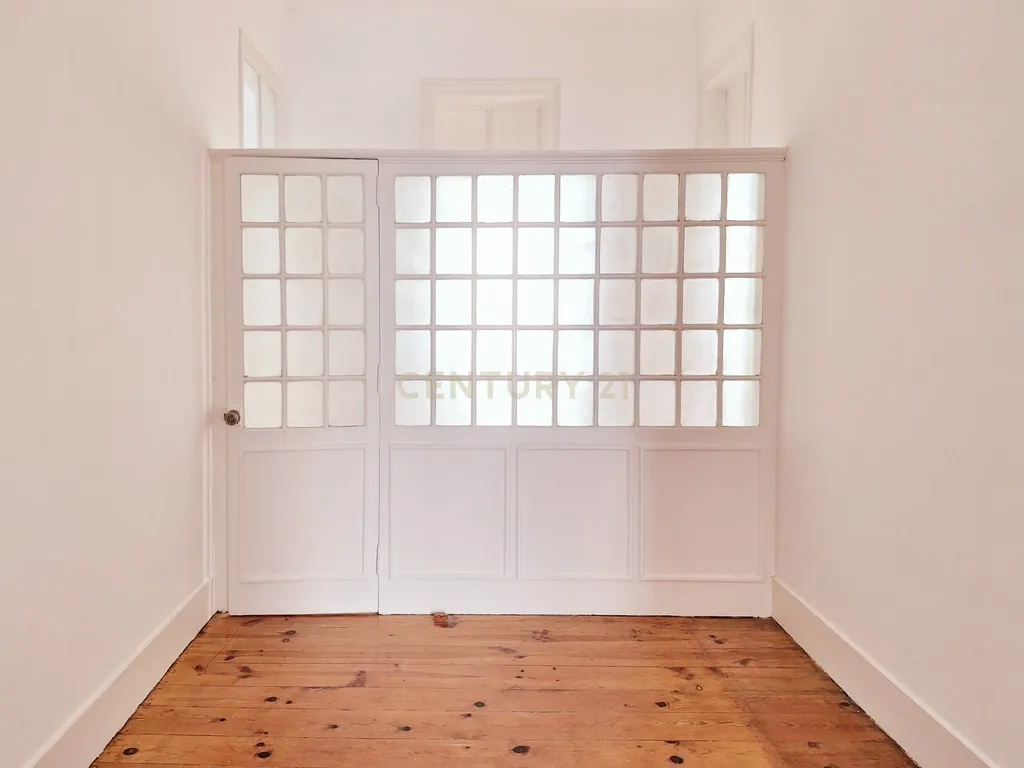 Apartamento T3+2 para Arrendamento em Campolide - Image 16