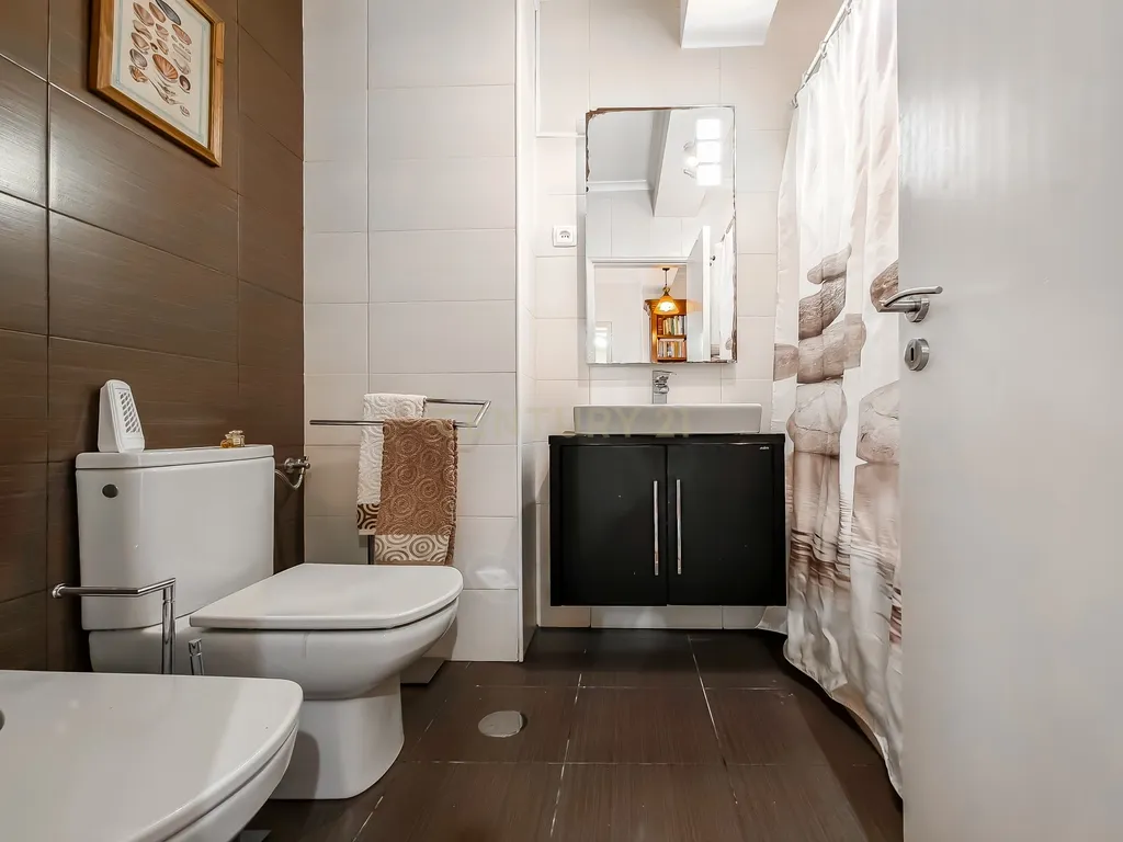 Apartamento T3 renovado no Prior Velho - Image 13