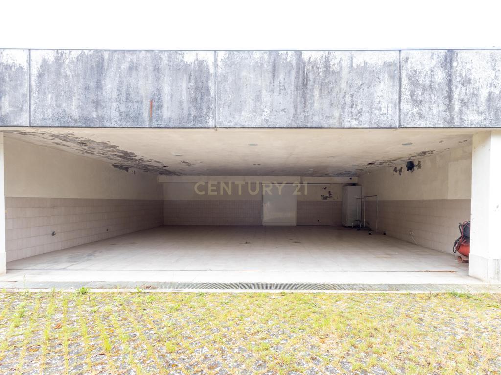 Moradia em vizela com 6 quartos e elevado potencial de investimento - Image 45