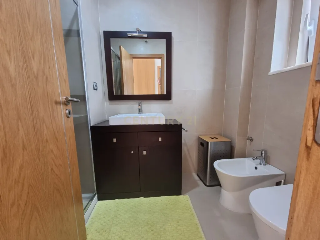 Apartamento - T2 - Arrendamento - Image 5