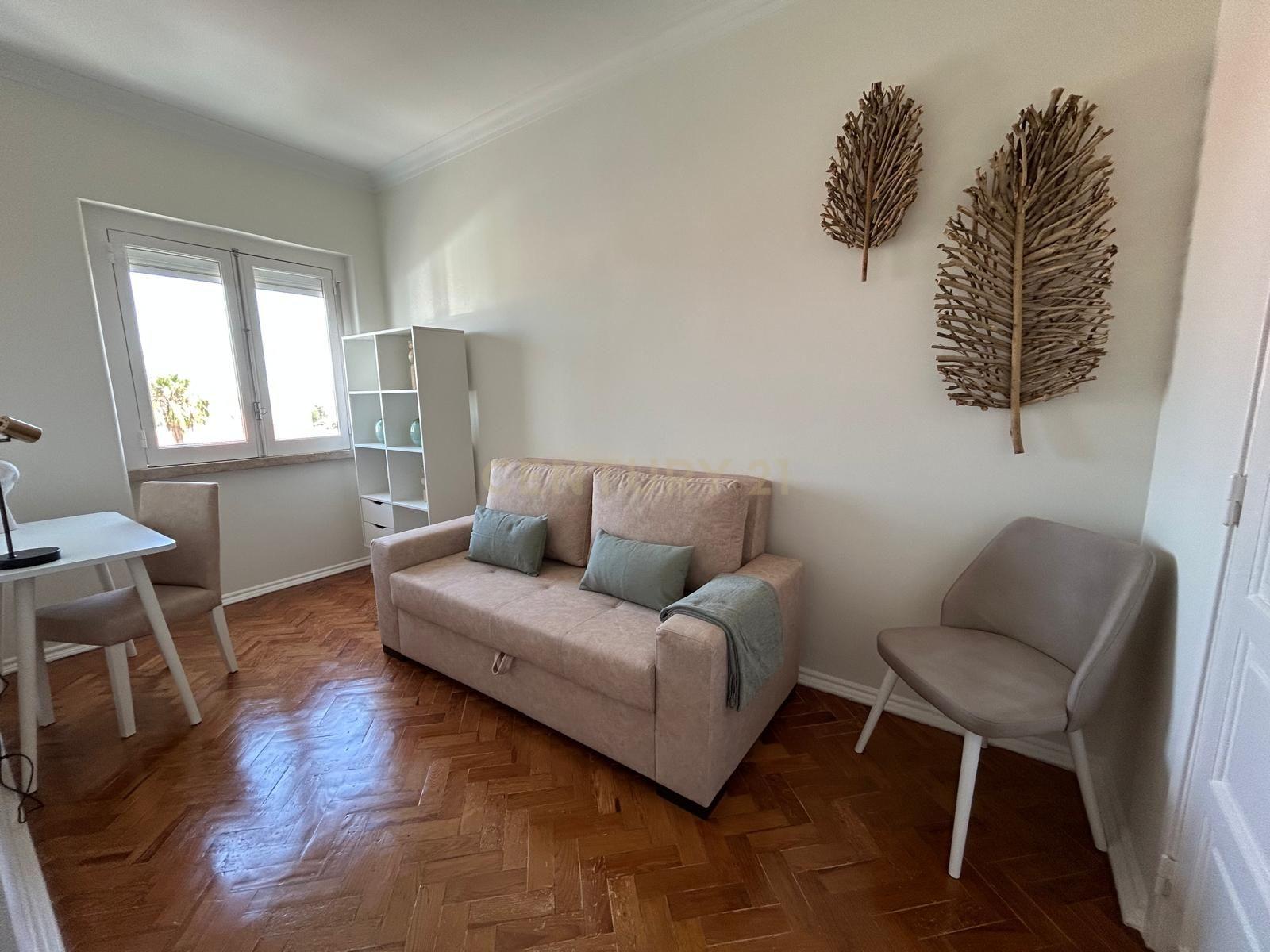 Fotografia 8 de Apartamento T3 de Charme Totalmente Remodelado e Equipado com Vista Deslumbrante sobre Lisboa e o Tejo
