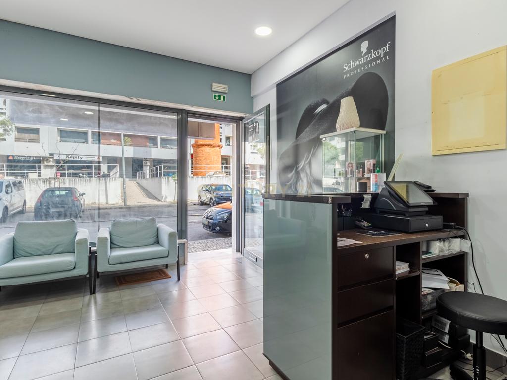 Loja com 90 m² na Quinta do Bom Retiro, Sobreda - Image 14