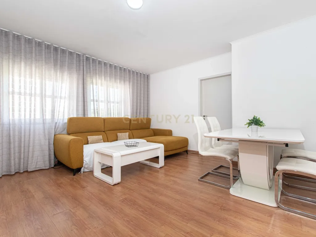 Apartamento T4 em Santa Clara - Lisboa - Image 2