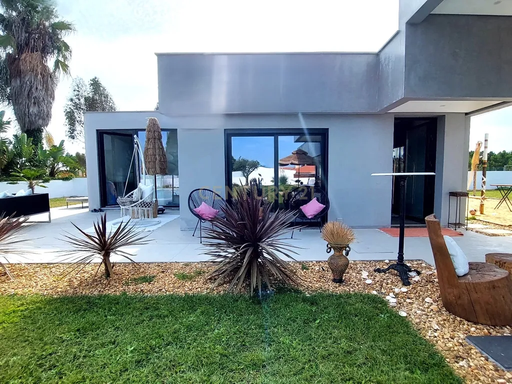 Oasis Coco Beach Villa - Moradia de Luxo Isolada T3 + 1 com Guest House e Piscina, lote 1,368 m² – Urbanização Vila Alegre, Fernão Ferro - Image 45