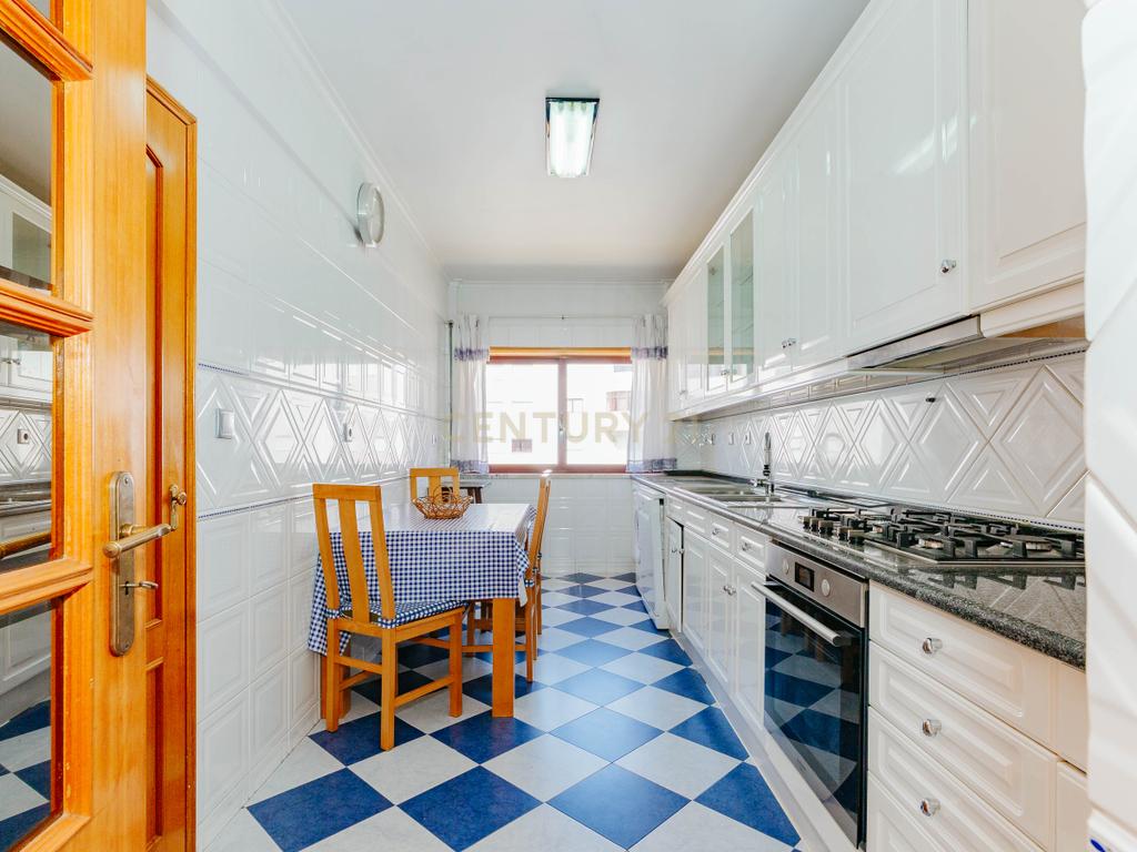 Apartamento T2 para arrendamento na Póvoa de Santa Iria - Image 1