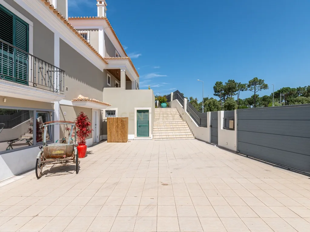 Moradia T5 com piscina em Sesimbra - Image 10