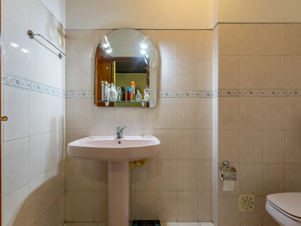T3 Espaçoso em Excelente Localização- Quinta do Conde - Image 14