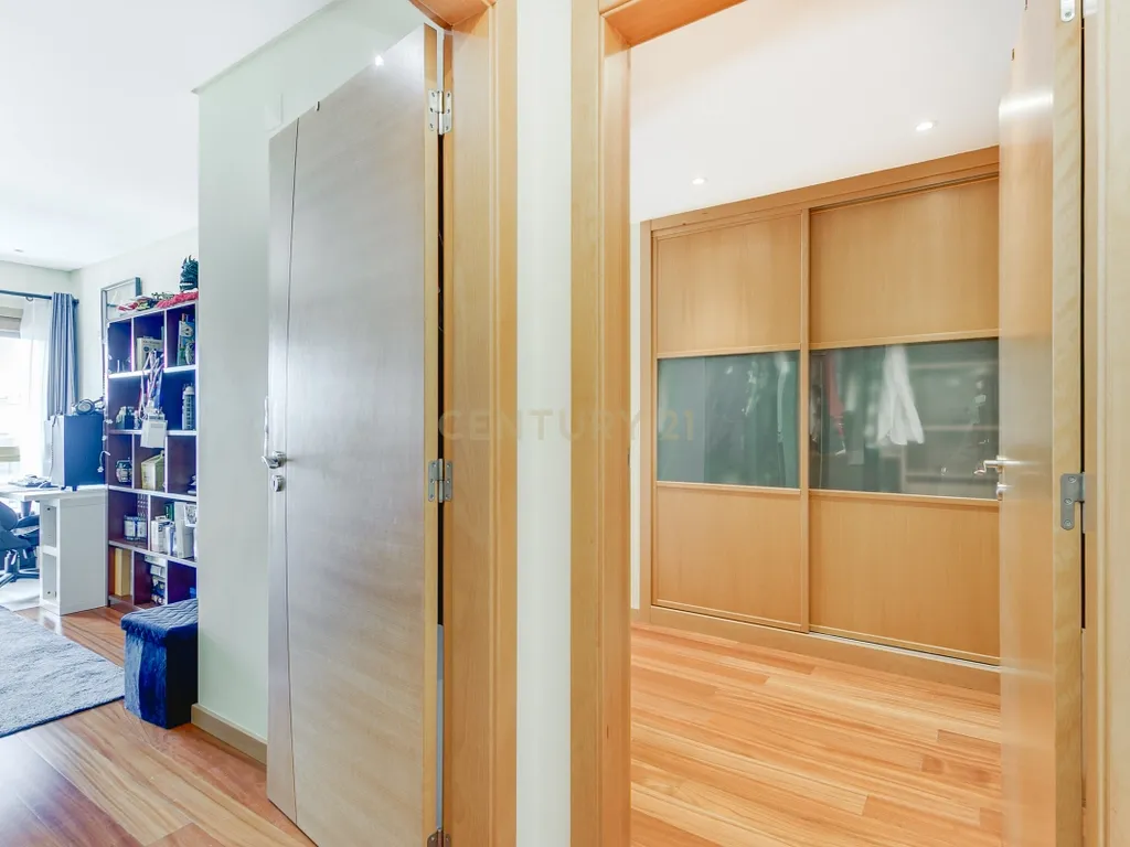 Apartamento T2 com Box p/ 2 Carros - Malvarosa, Alverca - Image 17