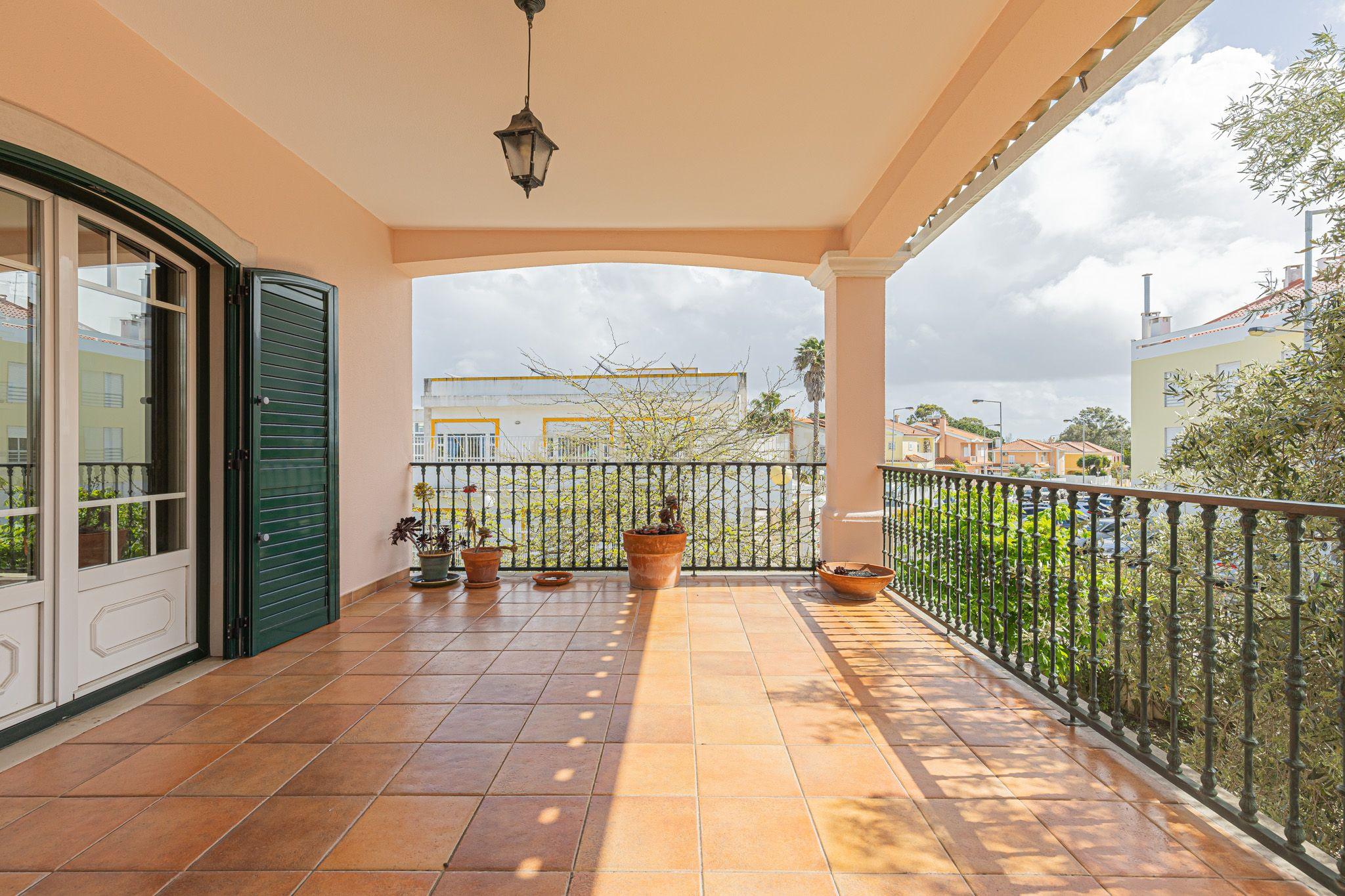 Moradia T5 - Almada - Piscina - Garagem -  364 m² - Terreno 1.024 m² - Image 45