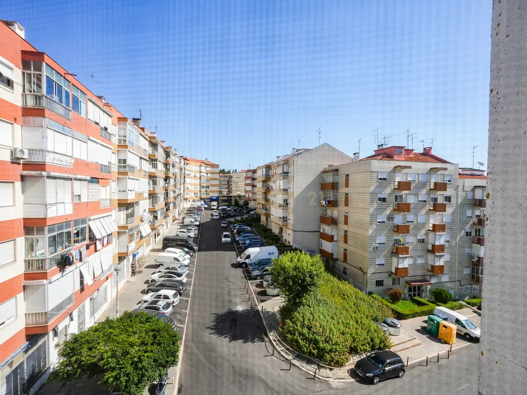Apartamento T2 na Povoa de Santo Adrião com Excelente Localização e Conforto - Image 10