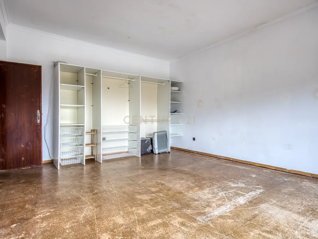 Moradia com elevado potencial de rentabilização em Camarões – Almargem do Bispo - Image 25